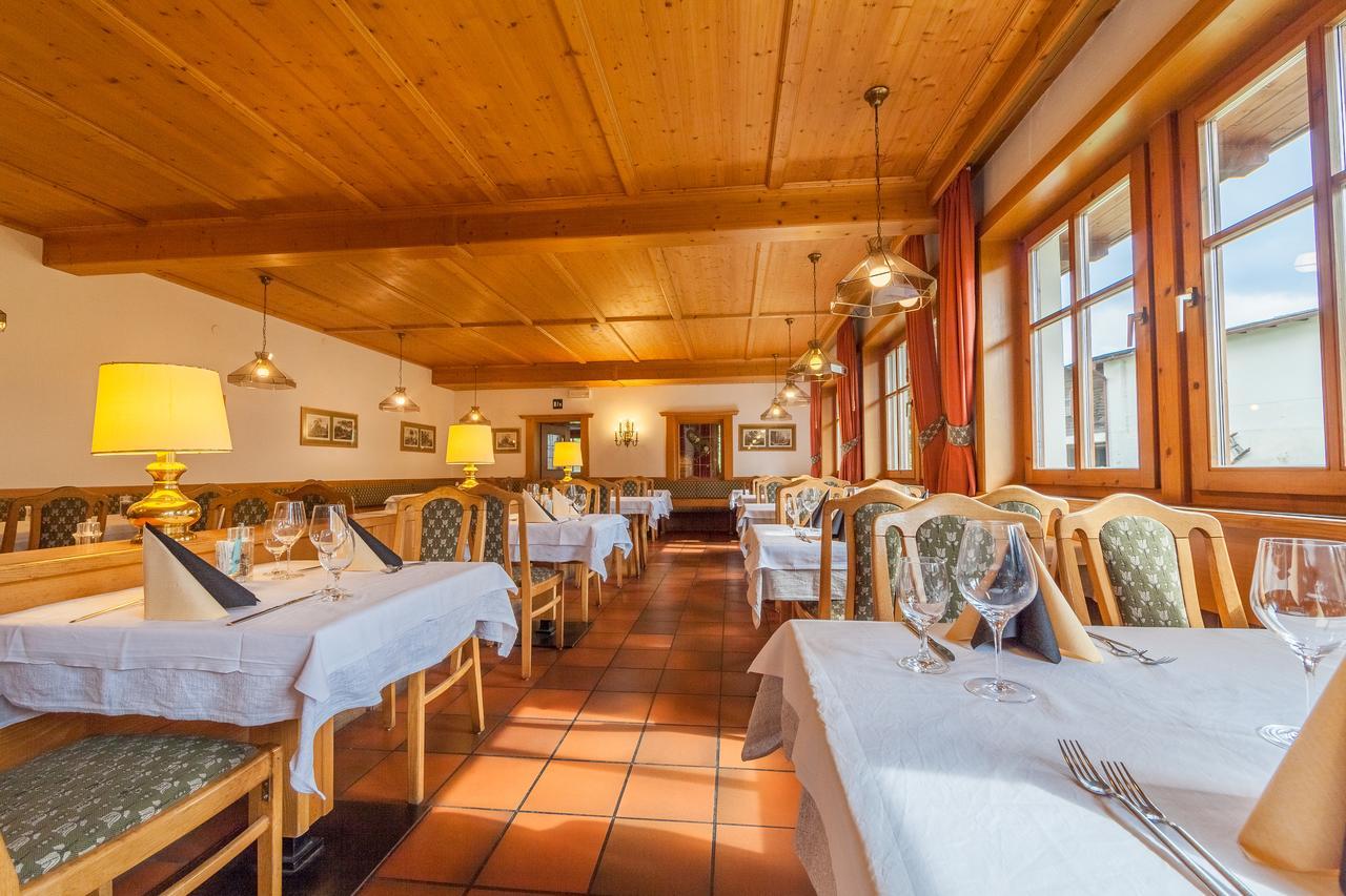 Hell Hotel Monguelfo-Tesido / Welsberg-Taisten